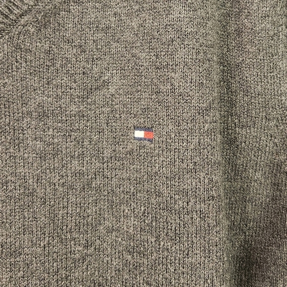 Tommy Hilfiger Mens Gray V-Neck Sweater Long Sleeve Classic Preppy Y2K Medium - Picture 7 of 7